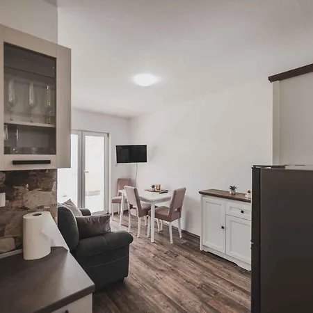 Апартаменты In - Insel Krk 43356 Климно